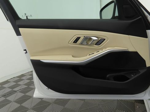 Used 2025 BMW 330i Sedan w/ Convenience Package image 25