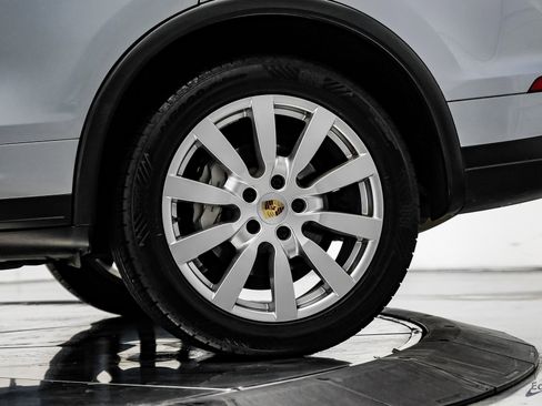 Used 2017 Porsche Cayenne S image 85