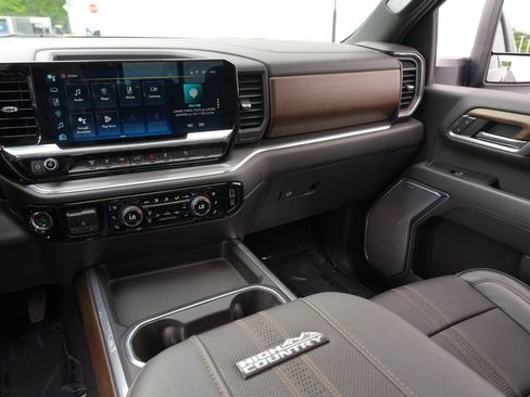 Used 2024 Chevrolet Silverado 3500 High Country w/ High Country Premium Package AWD/4WD image 22