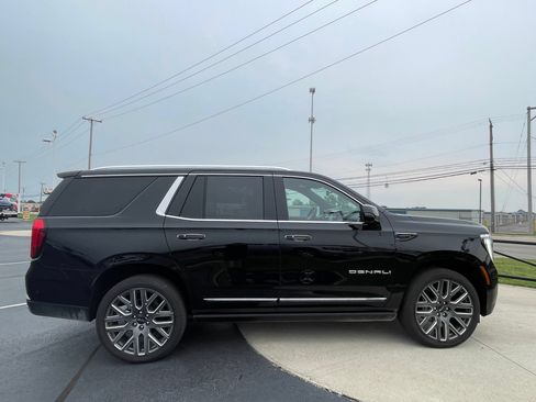 Used 2026 GMC Yukon Denali Ultimate w/ LPO, Floor Liner Package AWD/4WD image 8