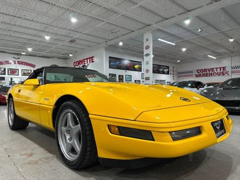 Used 1996 Chevrolet Corvette Convertible RWD image 3