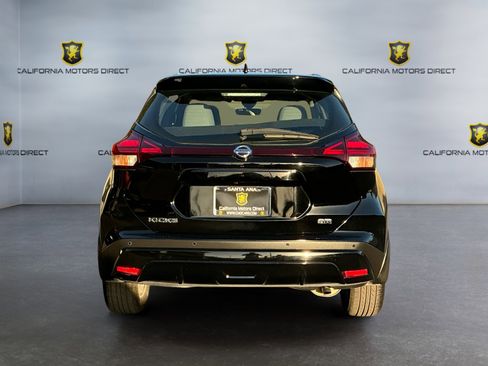Used 2021 Nissan Kicks SR w/ SR Premium Package FWD image 6