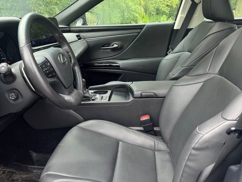 Used 2024 Lexus ES 350 w/ Premium Package FWD image 9