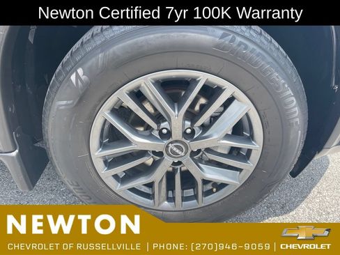 Used 2023 Nissan Rogue S FWD image 43