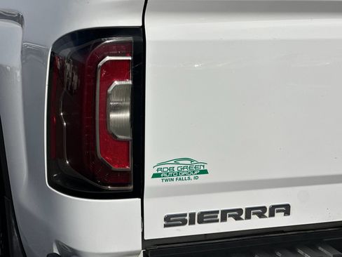 Used 2017 GMC Sierra 1500 SLT w/ SLT Premium Package AWD/4WD image 32