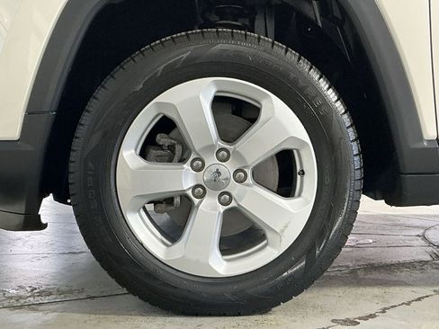 Used 2019 Jeep Compass Latitude image 13