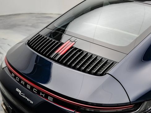 Used 2020 Porsche 911 Carrera RWD image 15