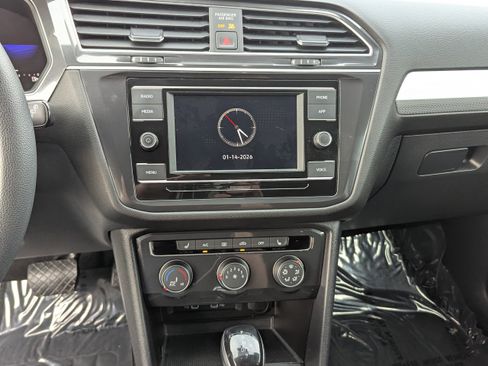 Used 2022 Volkswagen Tiguan S image 22