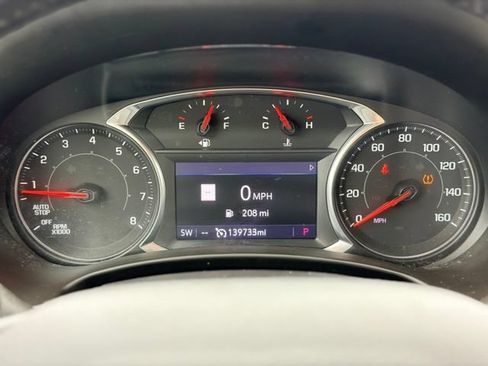 Used 2020 GMC Terrain Denali w/ Denali Premium Package FWD image 9