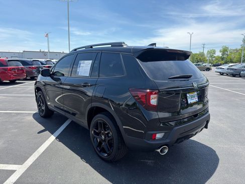 Used 2025 Honda Passport Black Edition image 4