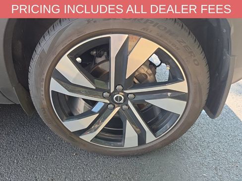 Used 2024 Volvo XC40 B5 Plus w/ Protection Package Premier AWD/4WD image 5