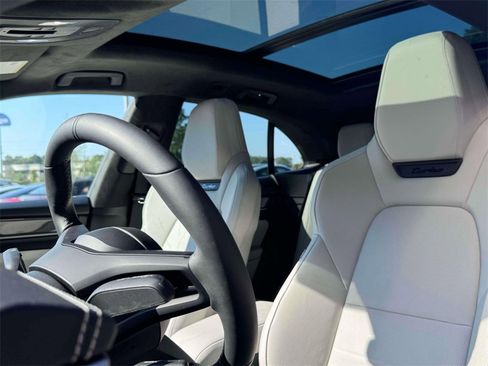 New 2025 Porsche Macan Turbo Electric image 5