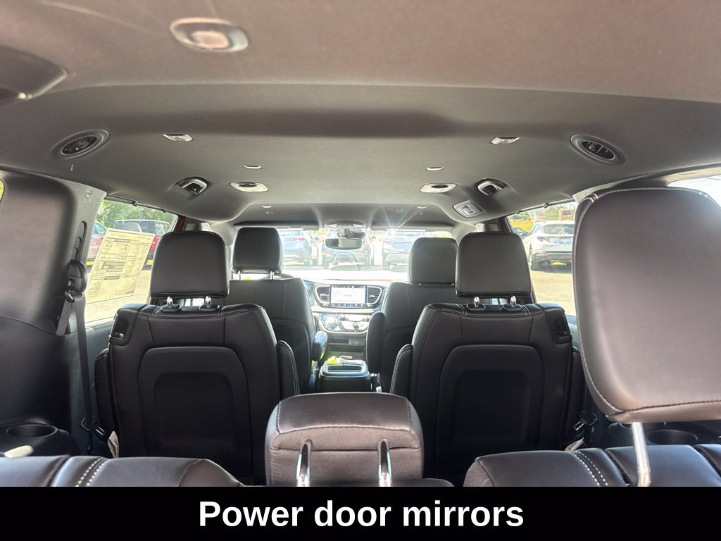 New 2027 Chrysler Pacifica Select FWD image 19
