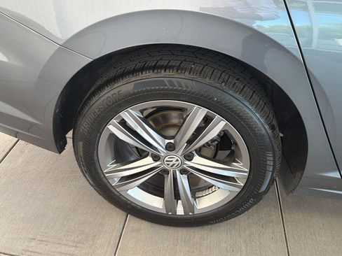 Used 2019 Volkswagen Jetta R-Line FWD image 11