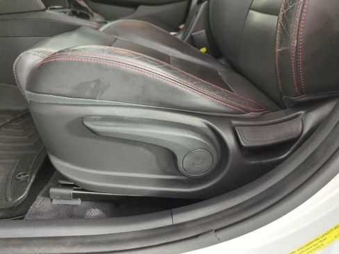 Used 2018 Hyundai Elantra Sport image 13