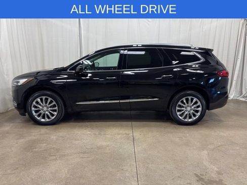 Used 2020 Buick Enclave Premium w/ Sun and Sites Package AWD/4WD image 9