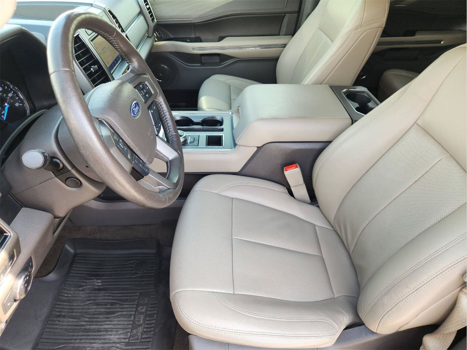 Used 2020 Ford Expedition XLT w/ Equipment Group 202A RWD image 13