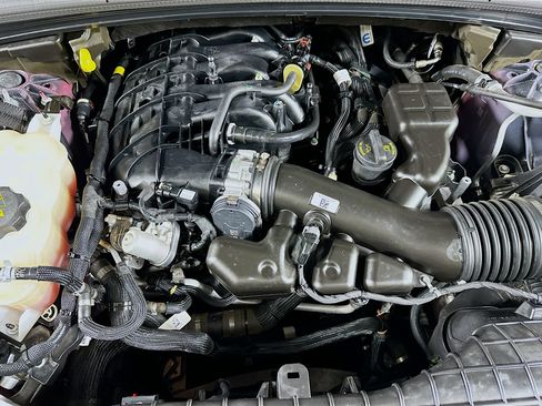 Used 2024 Jeep Grand Cherokee Limited image 33