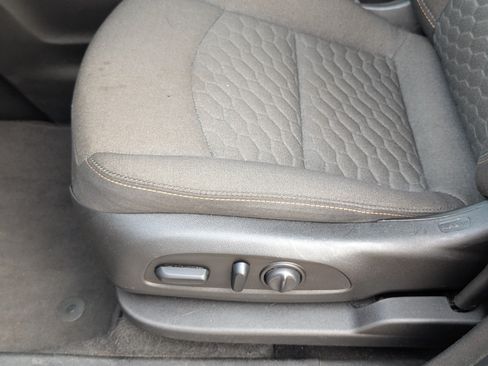 Used 2019 Chevrolet Equinox LT FWD image 12