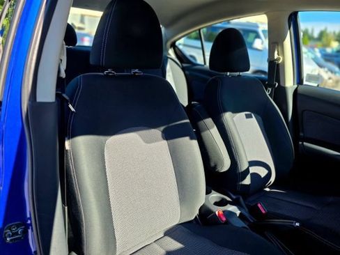 Used 2014 Nissan Versa SV FWD image 35
