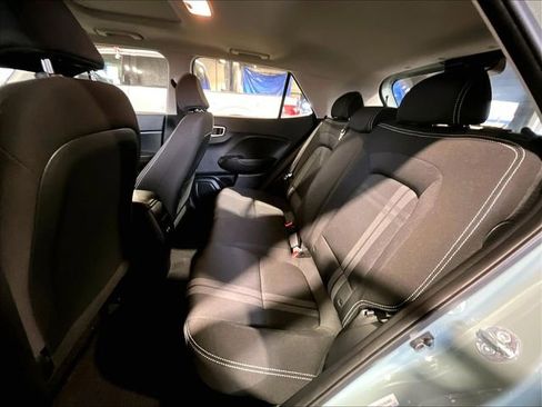 Used 2025 Hyundai Venue SEL image 22