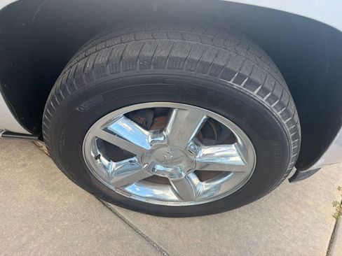 Used 2014 Chevrolet Tahoe LTZ RWD image 12