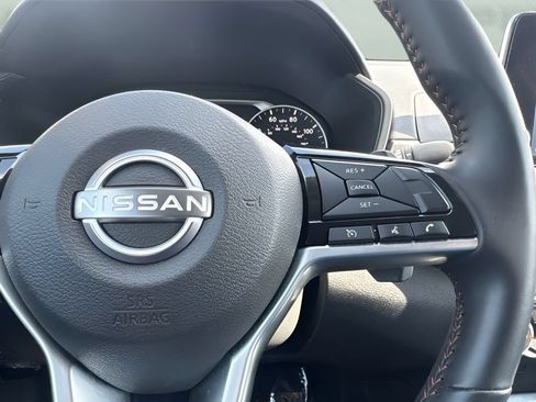 Used 2025 Nissan Altima 2.5 SR FWD image 15