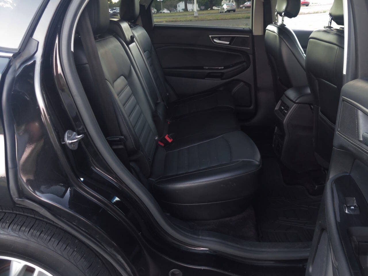 Used 2015 Ford Edge SEL w/ Equipment Group 201A AWD/4WD image 16