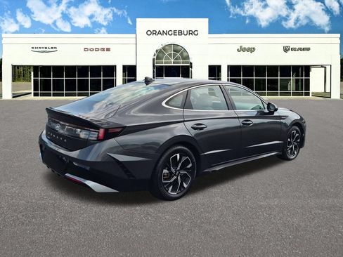 Used 2025 Hyundai Sonata SEL FWD image 9