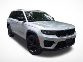 Used 2022 Jeep Grand Cherokee Altitude AWD/4WD video 1