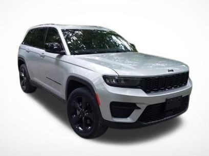 Used 2022 Jeep Grand Cherokee Altitude