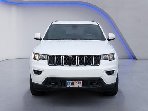 Used 2021 Jeep Grand Cherokee Laredo AWD/4WD image 3