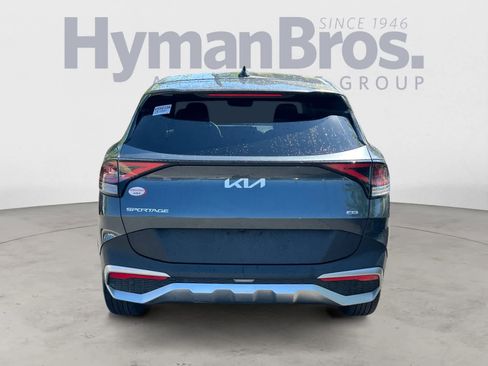 Certified 2025 Kia Sportage LX image 3