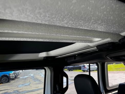 Used 2025 Jeep Wrangler Unlimited Rubicon 4xe AWD/4WD image 41