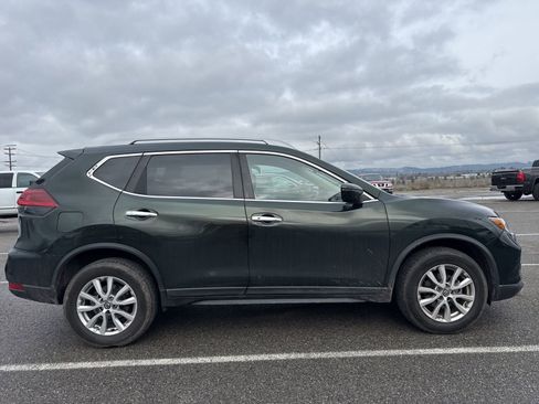 Used 2020 Nissan Rogue SV image 5
