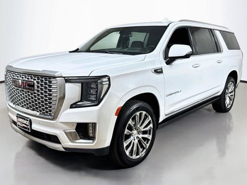 Used 2022 GMC Yukon XL Denali AWD/4WD image 1