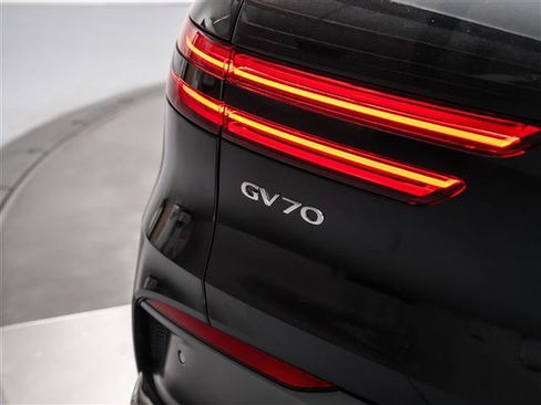 New 2026 Genesis GV70 2.5T Advanced AWD/4WD image 15