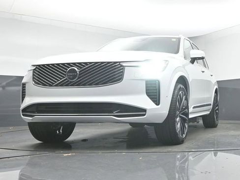 New 2026 Volvo XC90 B6 Plus image 40