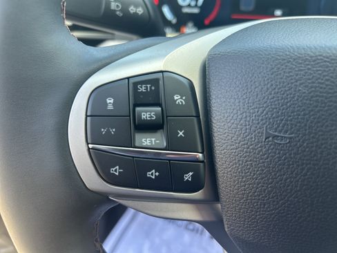 New 2025 Ford Explorer Active w/ Active Comfort Package image 17