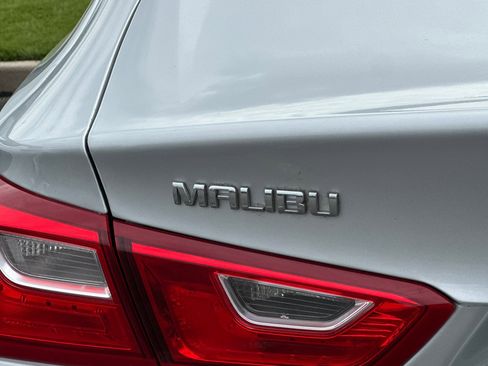 Used 2022 Chevrolet Malibu LS w/ Driver Confidence Package II image 7