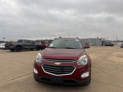 Used 2017 Chevrolet Equinox LT image 4
