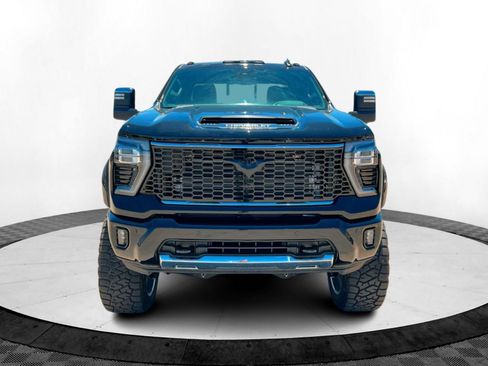 New 2025 Chevrolet Silverado 2500 LT w/ Z71 Chrome Sport Edition image 9