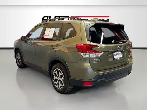 Used 2023 Subaru Forester Premium AWD/4WD image 5
