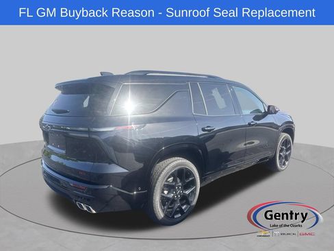 Used 2025 Chevrolet Traverse RS FWD image 4