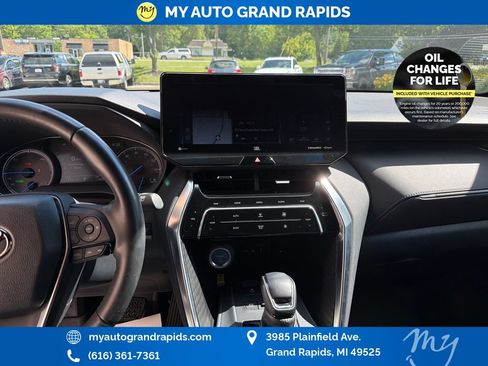 Used 2021 Toyota Venza Limited w/ Advanced Technology Package AWD/4WD image 19