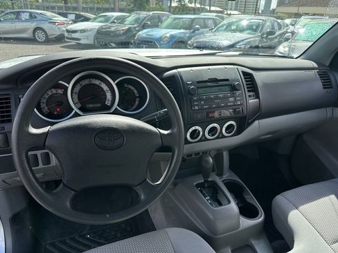 Used 2011 Toyota Tacoma 2WD Regular Cab image 13