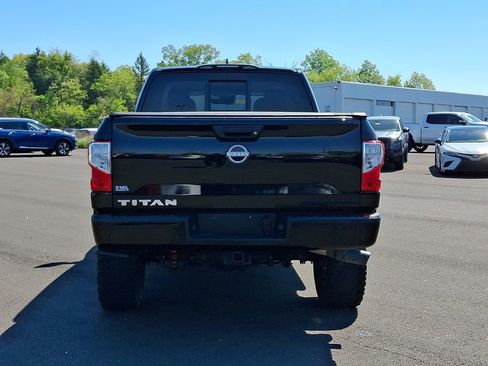 Used 2023 Nissan Titan SV w/ SV Convenience Package AWD/4WD image 5