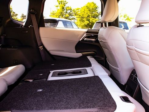 New 2025 Mitsubishi Outlander SE image 38