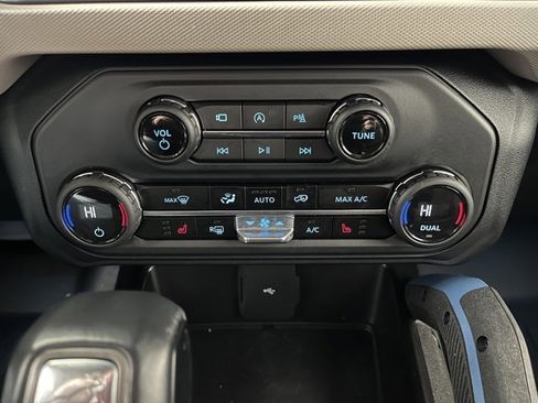Used 2023 Ford Bronco Wildtrak image 33