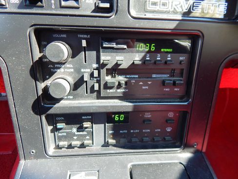 Used 1988 Chevrolet Corvette Convertible RWD image 23